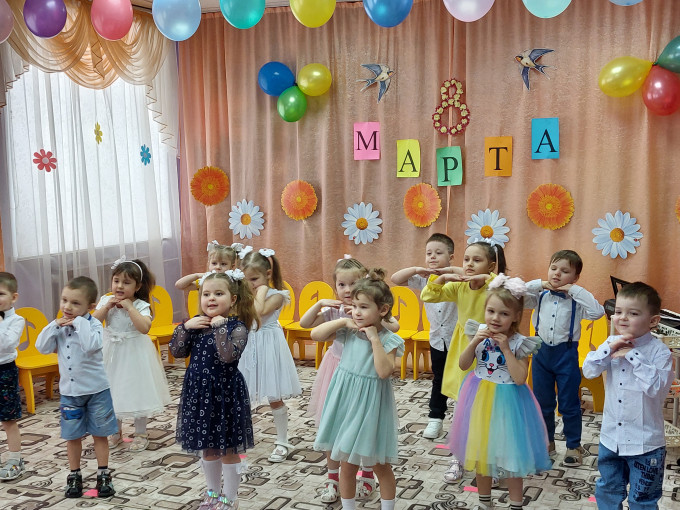 Ничего на свете нет милей маминой улыбки! Ничего на свете нет милей маминой улыбки!.